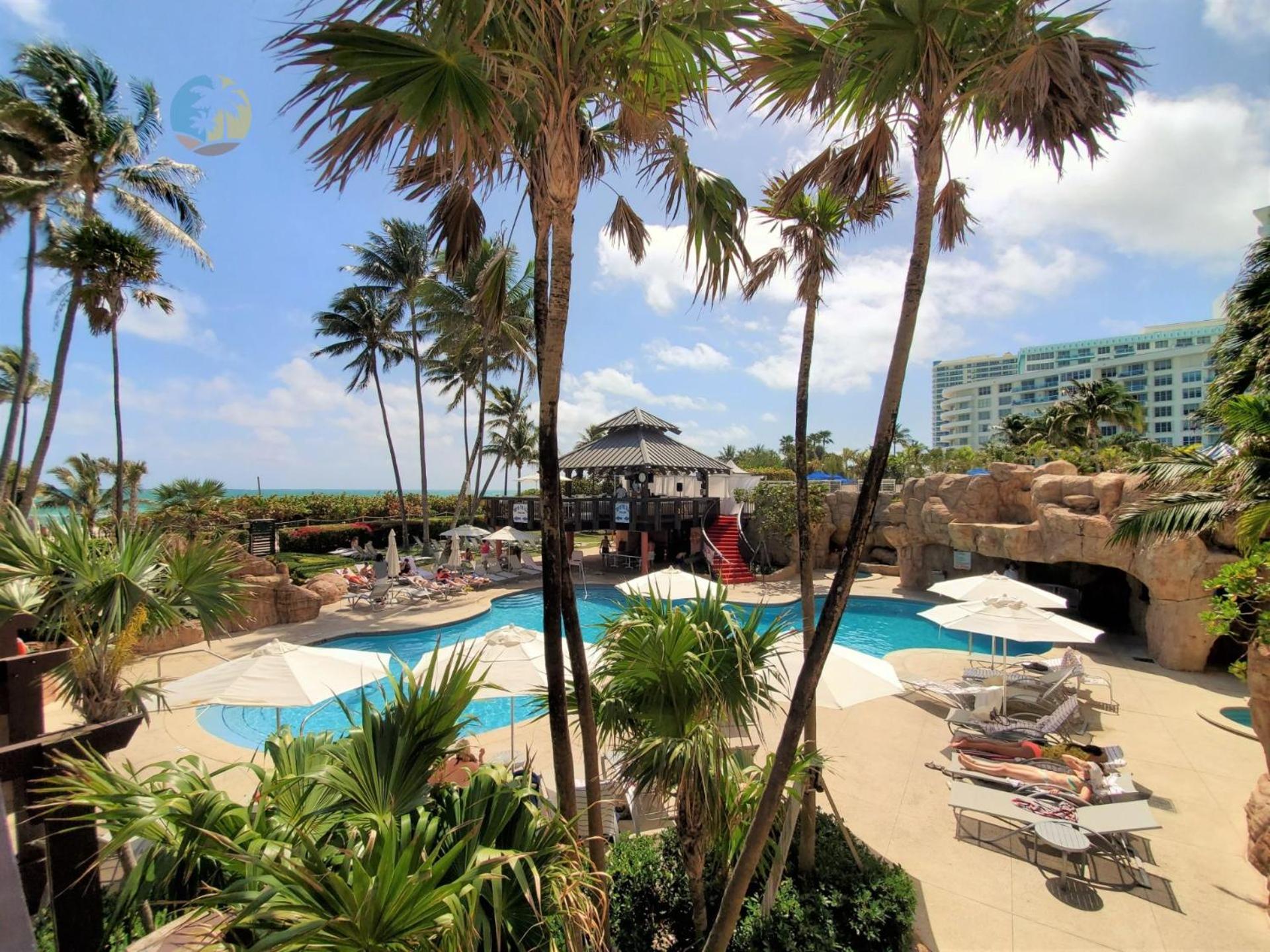 Deluxe Beach Resort - Hora Rentals Майами-Бич Экстерьер фото